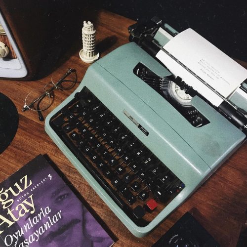 Mavi Olivetti Daktilo