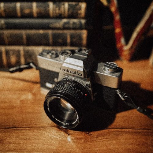Minolta SR-T 303 b - Analog Fotoğraf Makinesi
