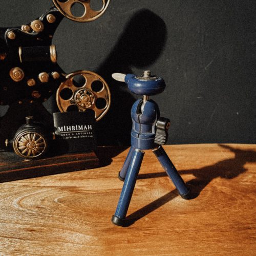 Mavi Vintage Mini Tripod