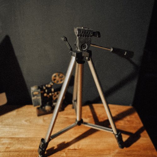 Gri Tripod